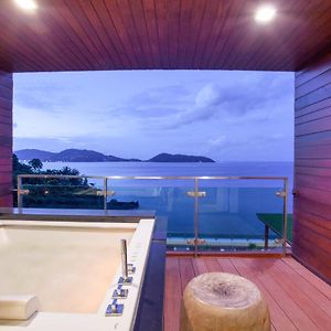 Deluxe King Room Sea View Non-Smoking